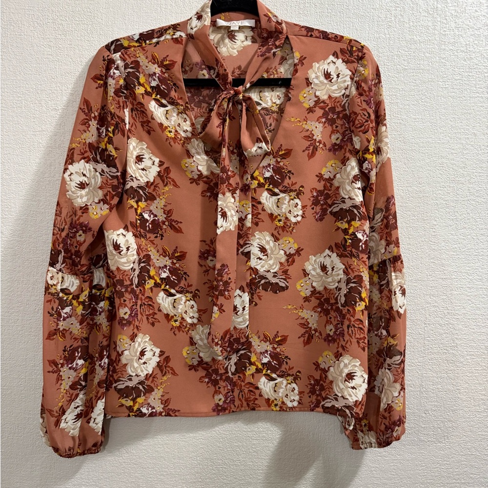 Wayf Floral Women's Top in Brown and Cream tie VNeck with balloon sleeves